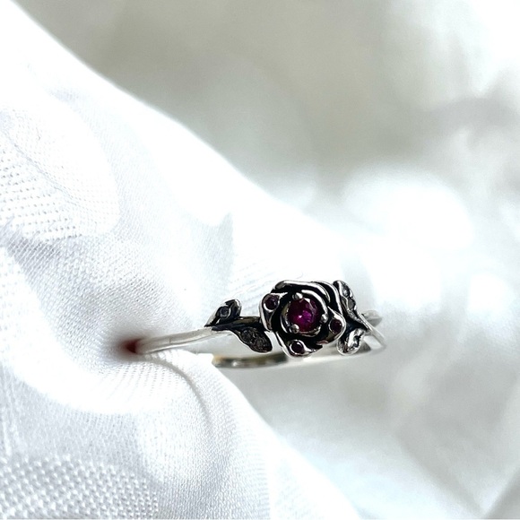🌹 NWOT Beauty and the Beast Rose Ring - Princess Belle✨ - Picture 11 of 13